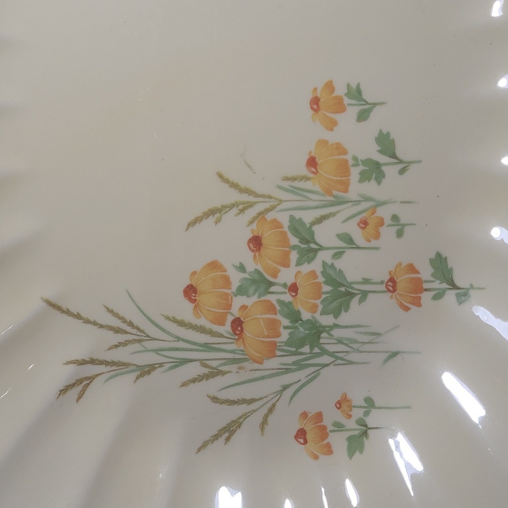 Floral Scalloped Uranium Glaze Oval Platter - Picture 2 of 7